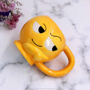 Precio <span class=keywords><strong>de</strong></span> fábrica moderna taza emoji taza <span class=keywords><strong>de</strong></span> té <span class=keywords><strong>de</strong></span> cerámica fabricantes con oem y odm aceptable - Product Image 3