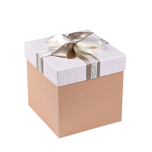Boîtes cadeaux carrées en ruban recyclé à prix avantageux en vente flash - Product Image 2