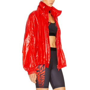 Nouvelle conception en similicuir, <span class=keywords><strong>veste</strong></span> coupe-vent décontractée en vinyle <span class=keywords><strong>rouge</strong></span> à épaules tombantes, capuche en option, pour femmes - Product Image 2