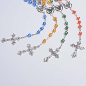Collana di Perline Sfaccettate Multicolore, Rosari in Plastica, Rosario Cattolico all'Ingrosso dalla Fabbrica di YIWU - Product Image 3