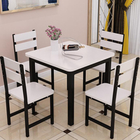 Table à manger carrée et chaises pour petit appartement