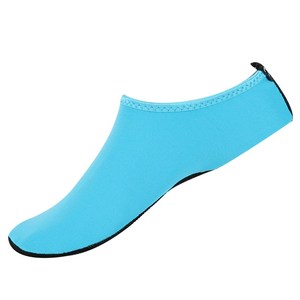 Personalizzato 100% impermeabile anti-slip nero calzini di immersione scarpe con suola in gomma