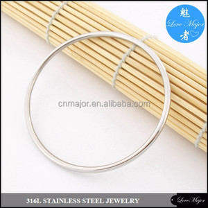 Classico braccialetto <span class=keywords><strong>rigido</strong></span> in acciaio inossidabile di gioielli di moda con diametro di 66 mm - Product Image 6
