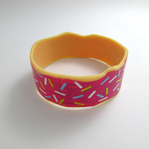 Venta caliente de alta calidad clave fresco pulsera - Product Image 1
