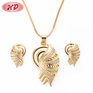Hermoso diseño de pendientes y collar al por mayor de Dubái dorado diseños de joyería fotos - Product Image 2