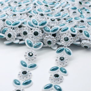 Hotselling multicolor perla y Crystal galones de piedras recorte con base de plástico para la <span class=keywords><strong>ropa</strong></span> - Product Image 6