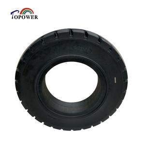 Neumático Sólido 8.25-20 para Montacargas Industrial de Uso Pesado para Equipos de Logística Portuaria y Almacén - Product Image 1