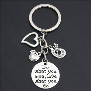Portachiavi per insegnanti: è necessario un grande cuore per insegnare alle piccole menti un portachiavi in metallo alla moda per il <span class=keywords><strong>regalo</strong></span> della festa degli insegnanti - Product Image 5
