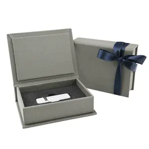 Custom kartonnen gift box met usb flash stick