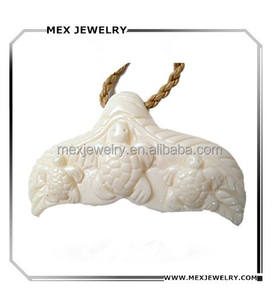 Fatti A Mano degli uomini Intagliato Genuino ox cow Bone coda di balena e la tartaruga del pendente animale dei monili - Product Image 1