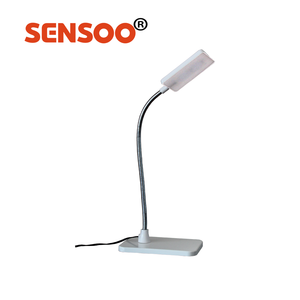 Mesa de interior usando <span class=keywords><strong>blanco</strong></span> <span class=keywords><strong>precio</strong></span> bajo aprendizaje iluminación LED lámparas de escritorio - Product Image 1