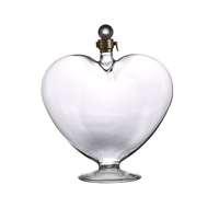 Bouteille à vin en verre soufflé à la main en borosilicate transparent en forme de cœur, forme originale, carafe à whisky pour l'affichage du vin, 1000 ml
