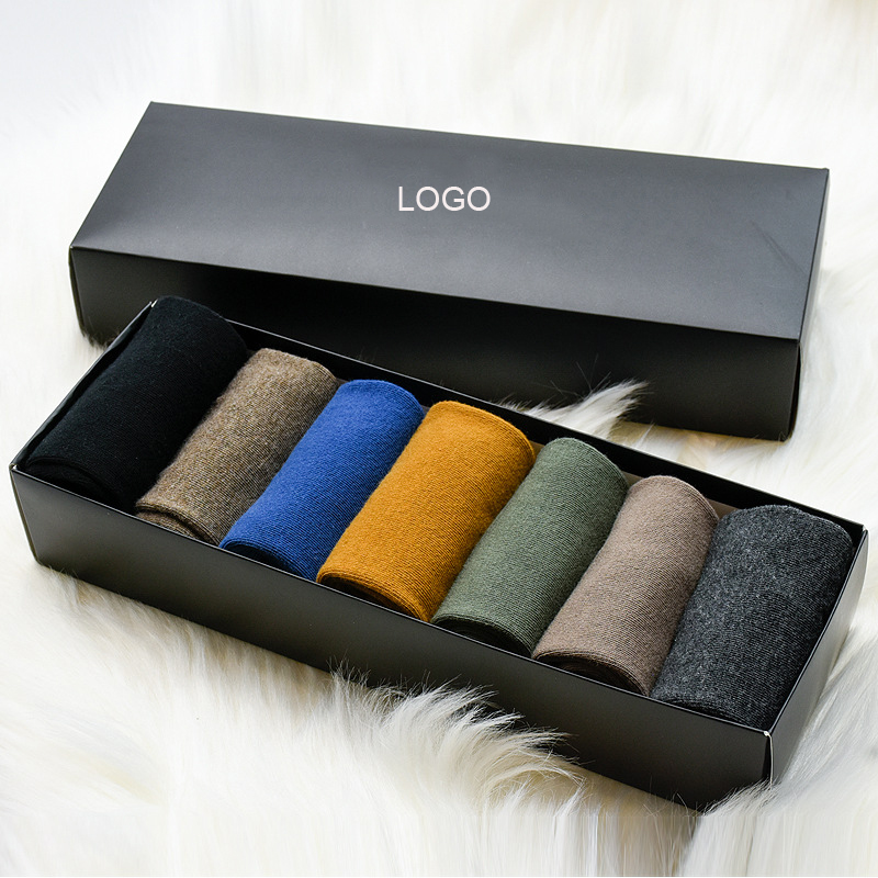 Customize logo 80% cotton solid color women crew socks with gift box