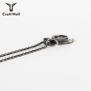 <span class=keywords><strong>Collana</strong></span> <span class=keywords><strong>con</strong></span> <span class=keywords><strong>Ciondolo</strong></span> in Corno di Bue in Acciaio Inossidabile Stile Retrò Europeo e Americano Craft Wolf per Anello <span class=keywords><strong>con</strong></span> Logo Personalizzabile - Product Image 3
