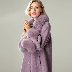 Cappotto in <span class=keywords><strong>Pelle</strong></span> <span class=keywords><strong>di</strong></span> Pecora Tosata con Collo in Vera Pelliccia <span class=keywords><strong>di</strong></span> Volpe, Colore Personalizzabile, Caldo Cappotto Invernale per Donna in Vera Pelliccia <span class=keywords><strong>di</strong></span> Pecora - Product Image 2