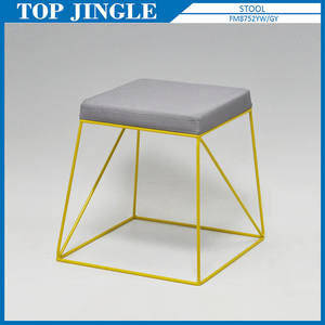 Taburete redondo colorido con base de alambre de metal y cojín - Product Image 6