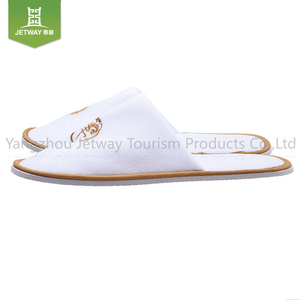 Zapatillas de hotel desechables de felpa EVA, pantuflas de invitados de alta calidad, baratas - Product Image 3