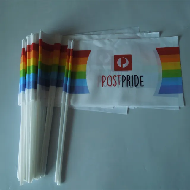 Custom Printing Polyester Usa Hand Zwaaien Vlag Met Stijve Plastic Pole