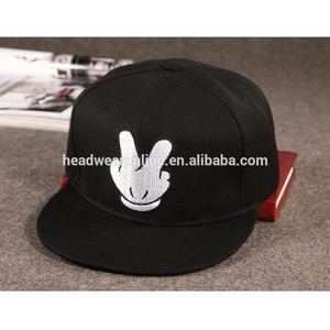 Fashion solid finger Snapback hat Hip Hop hat Snapback Cap for Men Women Baseball Cap bone Aba Reta Gorras Planas - Product Image 1