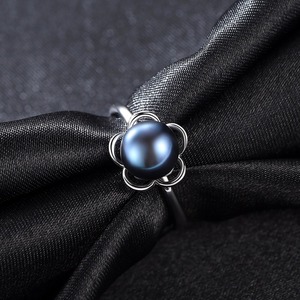 PAG&MAG Nuovi Arrivi Anello Elegante con Design a Rosa in Argento con Perla d'Acqua Dolce Grigia e Nera Gioielli per Donne Fidanzamento - Product Image 5