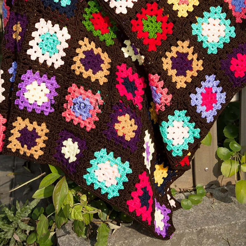 RT19002 100% hand crochet Granny Square Blanket Throw