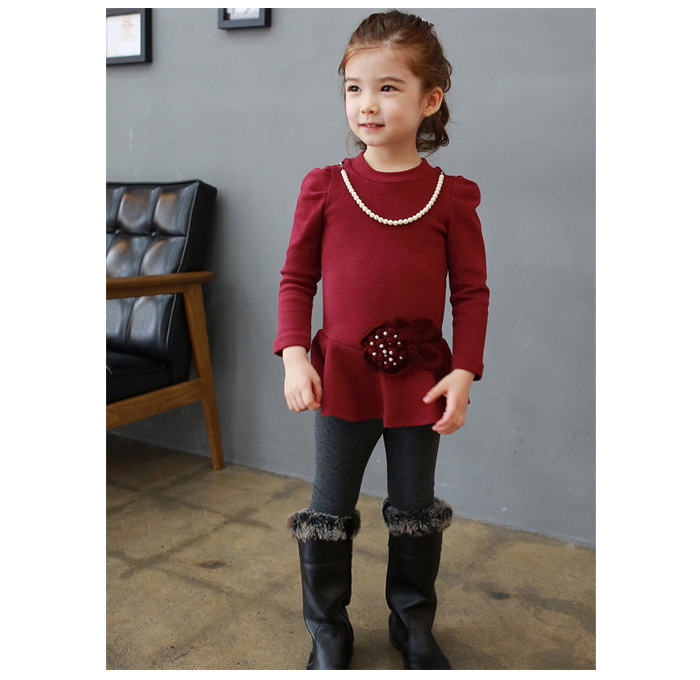 สีแดงเข้ม