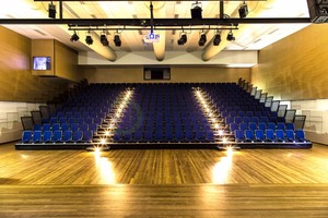 Grada Telescópica MCTB-304F Zhen con Asientos de Respaldo Bajo para Gimnasio Interior, Gradas para Espectadores - Product Image 4