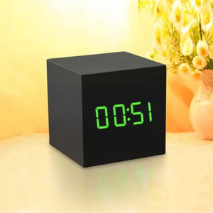 Đồng Hồ Báo Thức Để Bàn Kỹ Thuật Số Hiện Đại Cho Trẻ Em Và Đồng Hồ Báo Thức Hình Vuông Để Bàn Lật Kỹ Thuật Số Retro Trang Trí Bằng Gỗ - Product Image 4