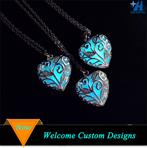 2016 Popular resplandor en el oscuro collar corazón colgante collar significativo colgante collar suéter