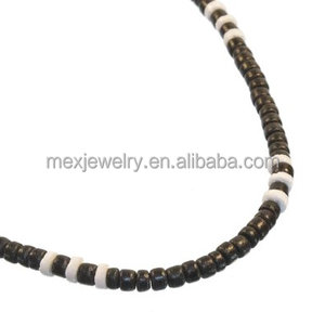 Collana da Uomo Hawaiana con Perle di Cocco Nere e Conchiglie Puka Bianche - Product Image 3