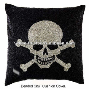 Funda de cojín con cuentas y diseño de calavera - Product Image 3