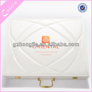 Nuevo Llegado Varios trolley maquillaje blanco caja de LA PU para el <span class=keywords><strong>aparador</strong></span> <span class=keywords><strong>vitrina</strong></span> cosmética - Product Image 1