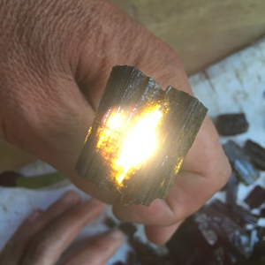 Groothandel natuurlijke ongepolijste quartz ruwe edelsteen groene toermalijn kristal rubble - Product Image 2