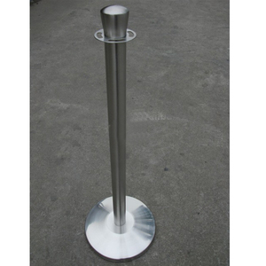 Colonnina per Controllo Code in Acciaio Inox 304 con Top a Corona e Corda in Velluto Regolabile per Eventi - Product Image 1