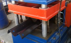 Iuwwin 2 तरंगें स्टील हाईवे गार्ड रेल मशीन पूरी तरह से स्वचालित नियंत्रण 2.5-3.0 मिमी मोटाई - Product Image 4