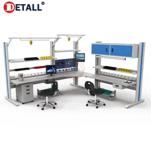 Detall hout technicus werkbank met multifunctionele licht