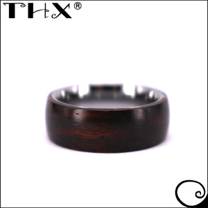 Elegante Anello in Legno di Ebano e Tungsteno per Uomo, Anello Personalizzato Combinato in Legno e Tungsteno, Anello da Gentiluomo - Product Image 2