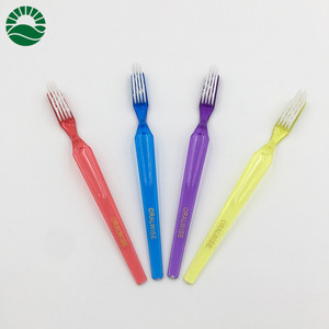 Brosse à dents pour adultes fumeurs, poils extra-durs, étui en plastique, Afrique - Product Image 6