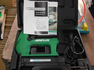 Pistola Eléctrica de Clavos APLUS EF0.8/30C, 21Ga 30MM, MINI BRAD y PIN, Pistola de Clavos Eléctrica EF830 con Seguridad Táctil - Product Image 3