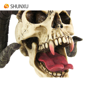 Magnífica Figura Detallada de Calavera con Cuernos de Carnero Malvados y Lengua Fuera, Estatua Decorativa Perfecta para Halloween, Regalo Coleccionable - Product Image 4