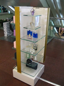 LUX Tienda minorista personalizada Estante de vidrio Pintura Estante cosmético Venta, Vitrina de perfume de alta calidad para boutique - Product Image 4