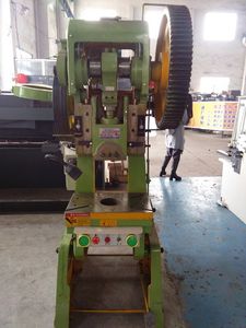J21 J23 उच्च गति यांत्रिक पंचिंग मशीन, स्वत: बिक्री के लिए सुराख़ समर्थन-बाहर पंच