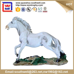 Blanco decorativa casera de la resina caballo y de colección Figurines caballo salvaje venta - Product Image 1