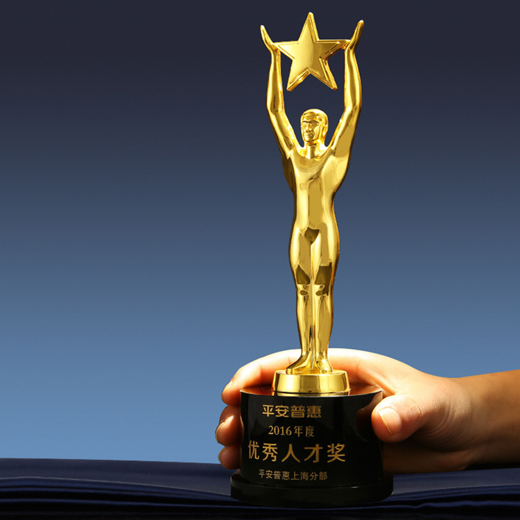 Custome creative design cinq branches forme Oscar trophée en métal avec cristal noir base