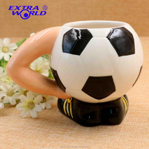 Venta superior de cerámica en forma de fútbol taza divertida taza fabricante de China - Product Image 4