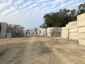 A buon mercato di grandi dimensioni Grezzo granito blocco grigio per la vendita - Product Image 4