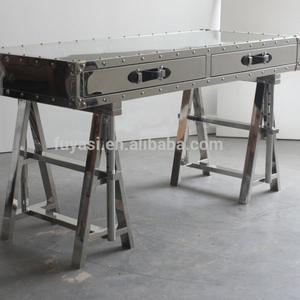<span class=keywords><strong>Bureau</strong></span> de direction <span class=keywords><strong>en</strong></span> métal au <span class=keywords><strong>design</strong></span> antique du milieu du siècle, avec plateau <span class=keywords><strong>en</strong></span> <span class=keywords><strong>verre</strong></span> réglable <span class=keywords><strong>en</strong></span> hauteur, <span class=keywords><strong>en</strong></span> acier inoxydable brillant - Product Image 2