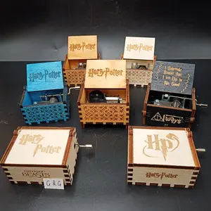 Carillon a manovella personalizzato in legno Mini Harry Potter di fabbrica