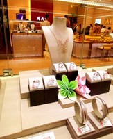 Présentoir de Bijoux en Verre Tendance 2026 avec Verrouillage, Conception de Comptoir Kiosque