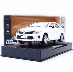 Miniauto קאמרי 1:32 Diecast דגם רכב צליל אור נסיגת Diecast צעצוע לילדים